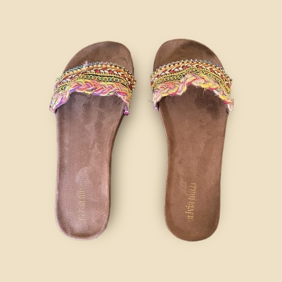 Olivia Miller Sandals - Picture 1 of 5